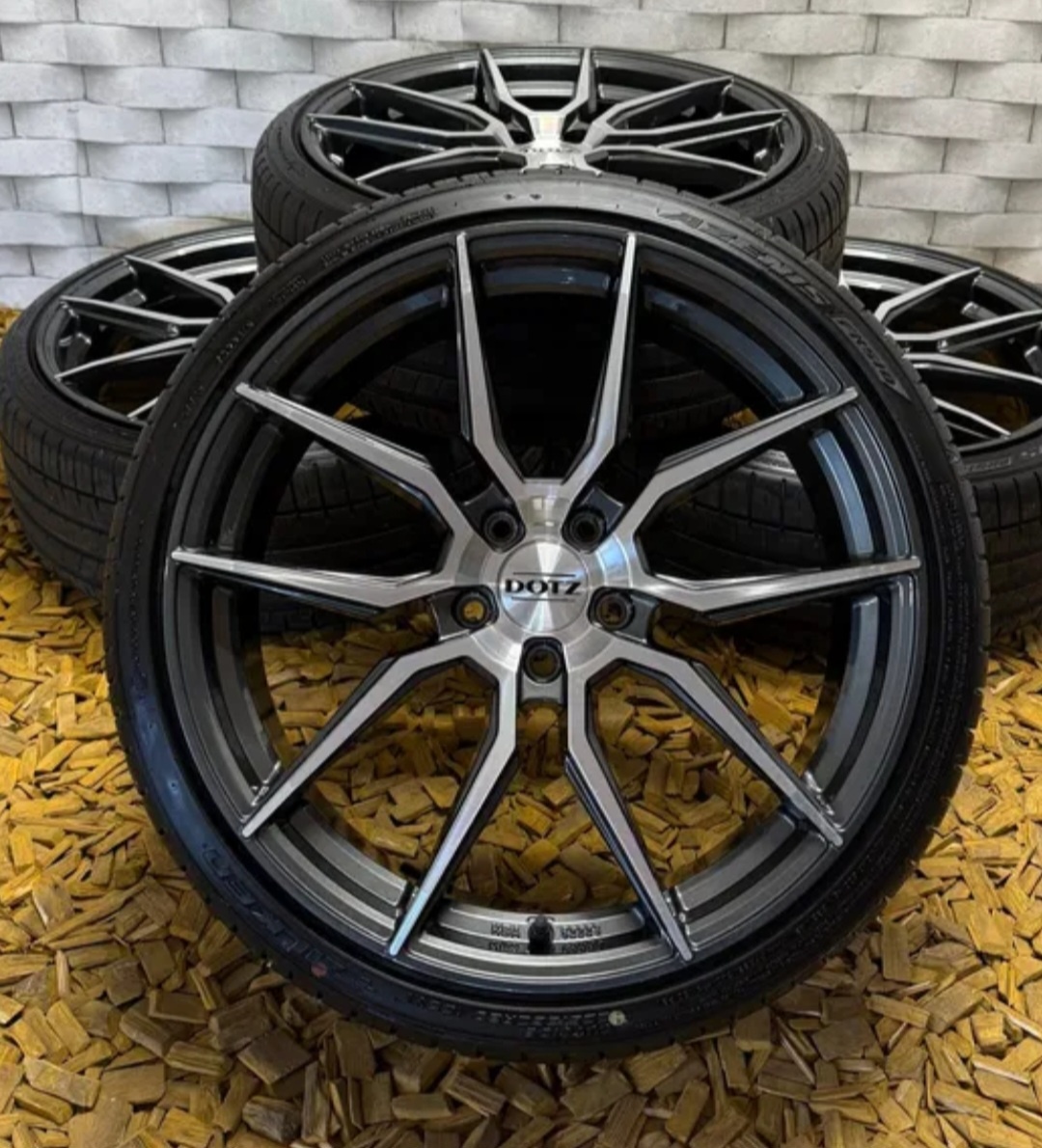 Predám krásné obuté elektrony 5X112 R19 - 2