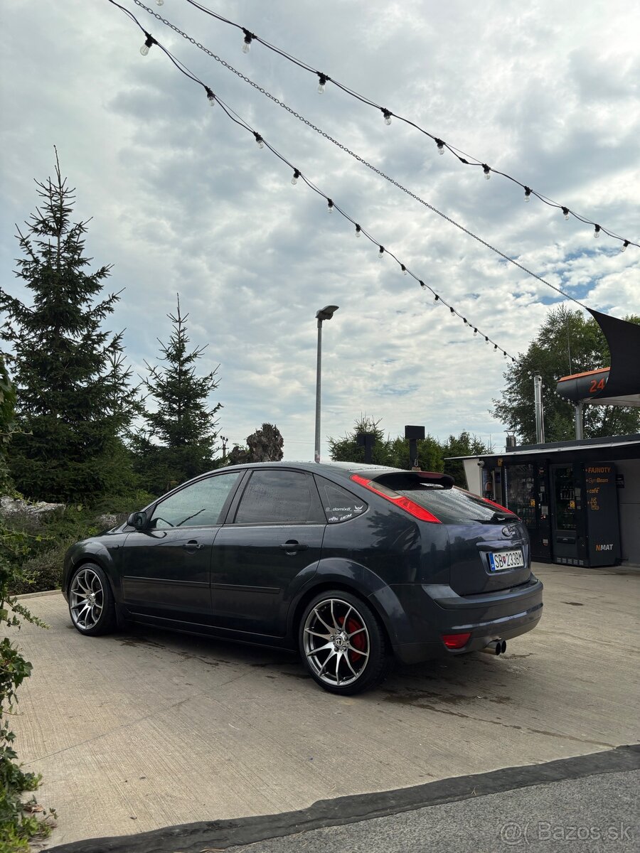 Tomason R18 225/40 5x108 - 2