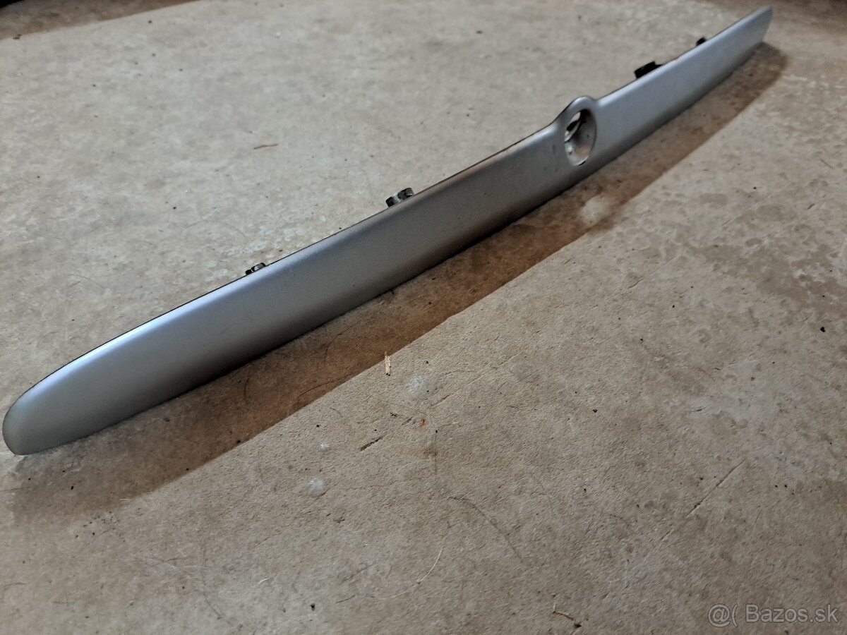 Lišta kufra škoda octavia - 2