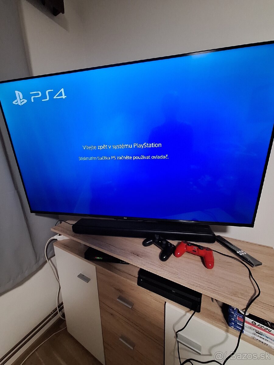 PlayStation 4 (500GB) + 2x ovládač + 4 hry - 2