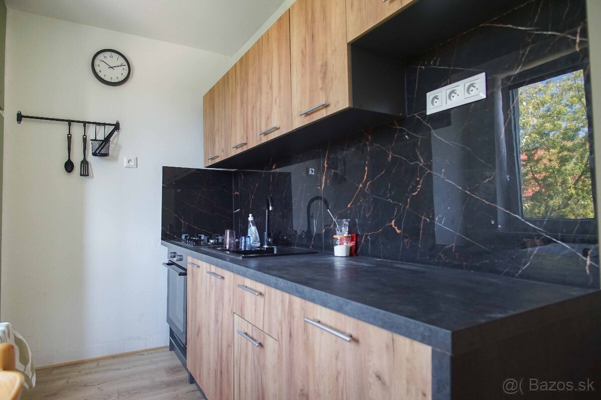 Tehlový 2-izbový byt s balkónom v centre, Nové Zámky – 54,63 - 2