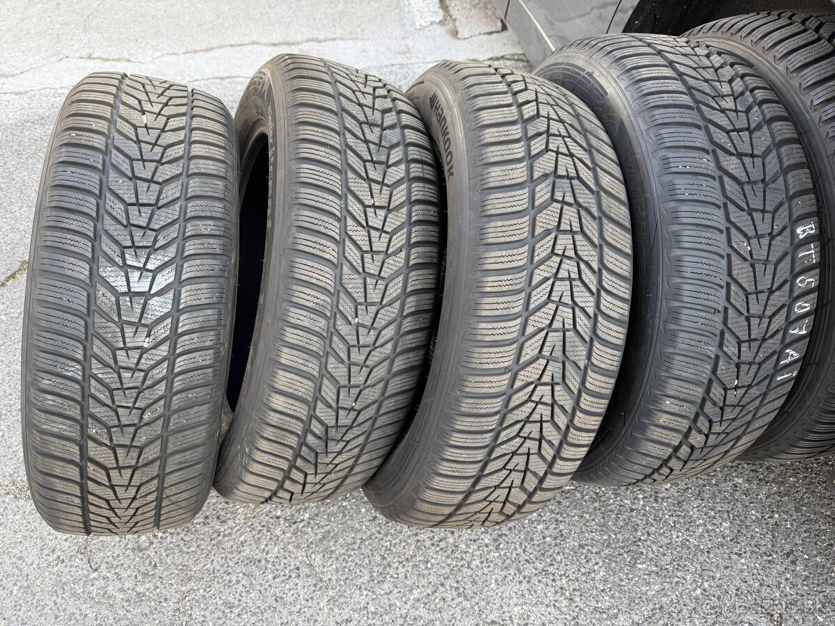 Zánovné zimné pneu Hankook W330A 225/60 R18 XL pre SUV - 2