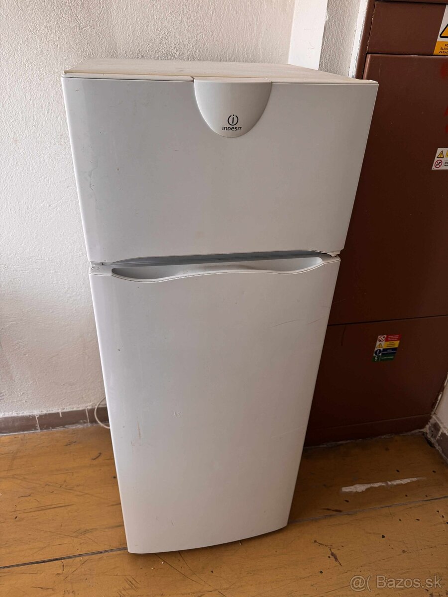 Chladnička s mrazničkou - 2