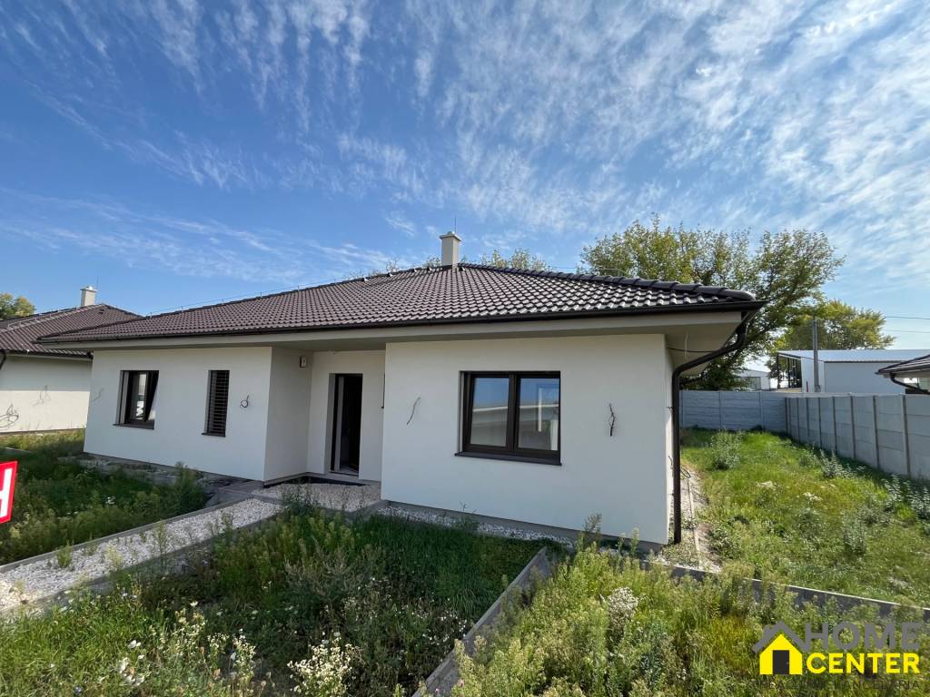 REZERVOVANÁ novostavba - 5 izbový bungalov/ RD/ v Komárne / - 2