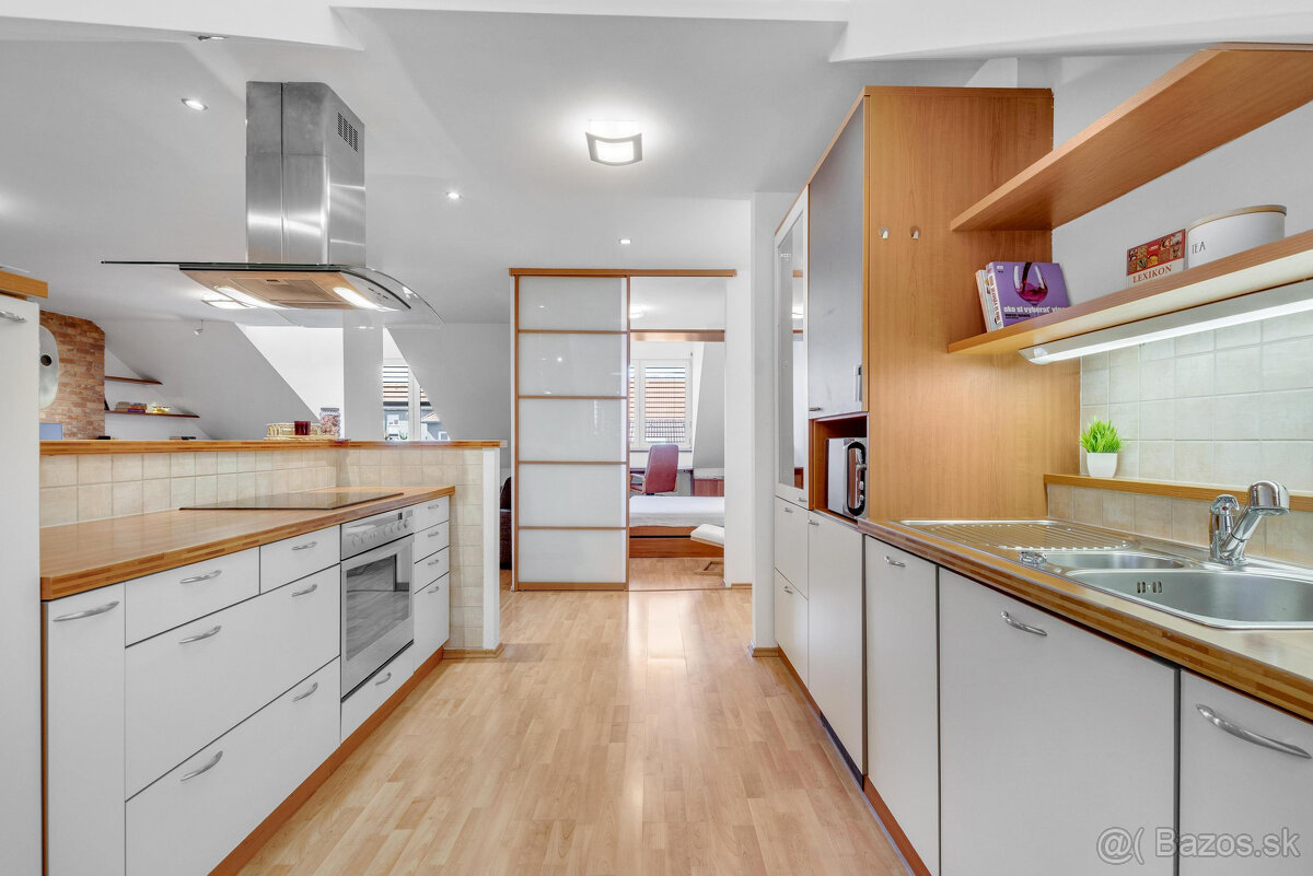 PREDAJ - podkrovný 3-izbový byt na Nivách - 500 bytov, Súťaž - 2