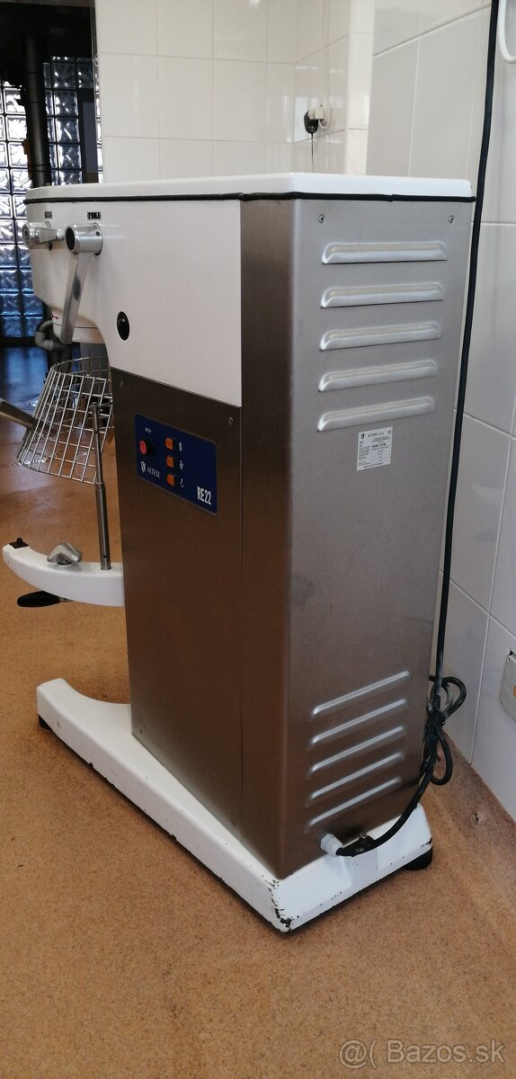 Predám robot Alba RE22 - 2