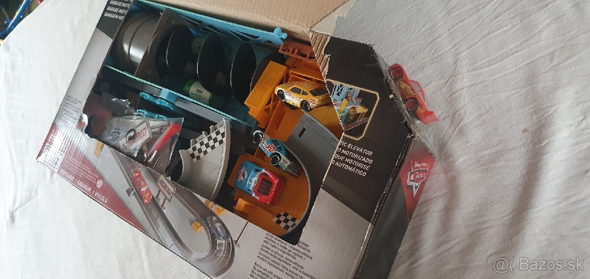 Predám autodráhu McQueen + EXTRA autíčka - 2