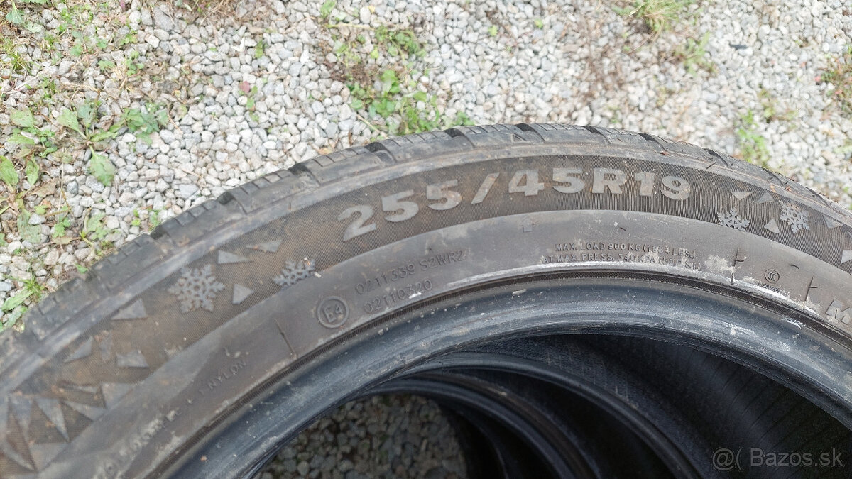 255/45R19 - 2