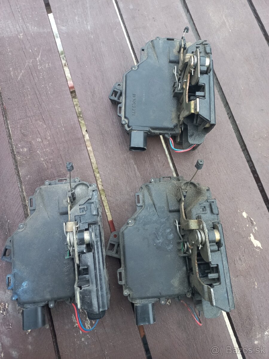 Skoda octavia 1 zámky dverí - 2