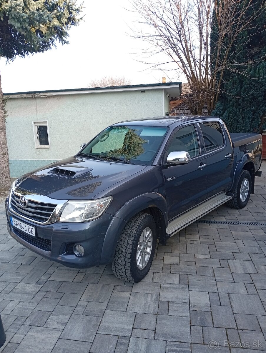 Toyota Hilux 3.0D4D automat - 2