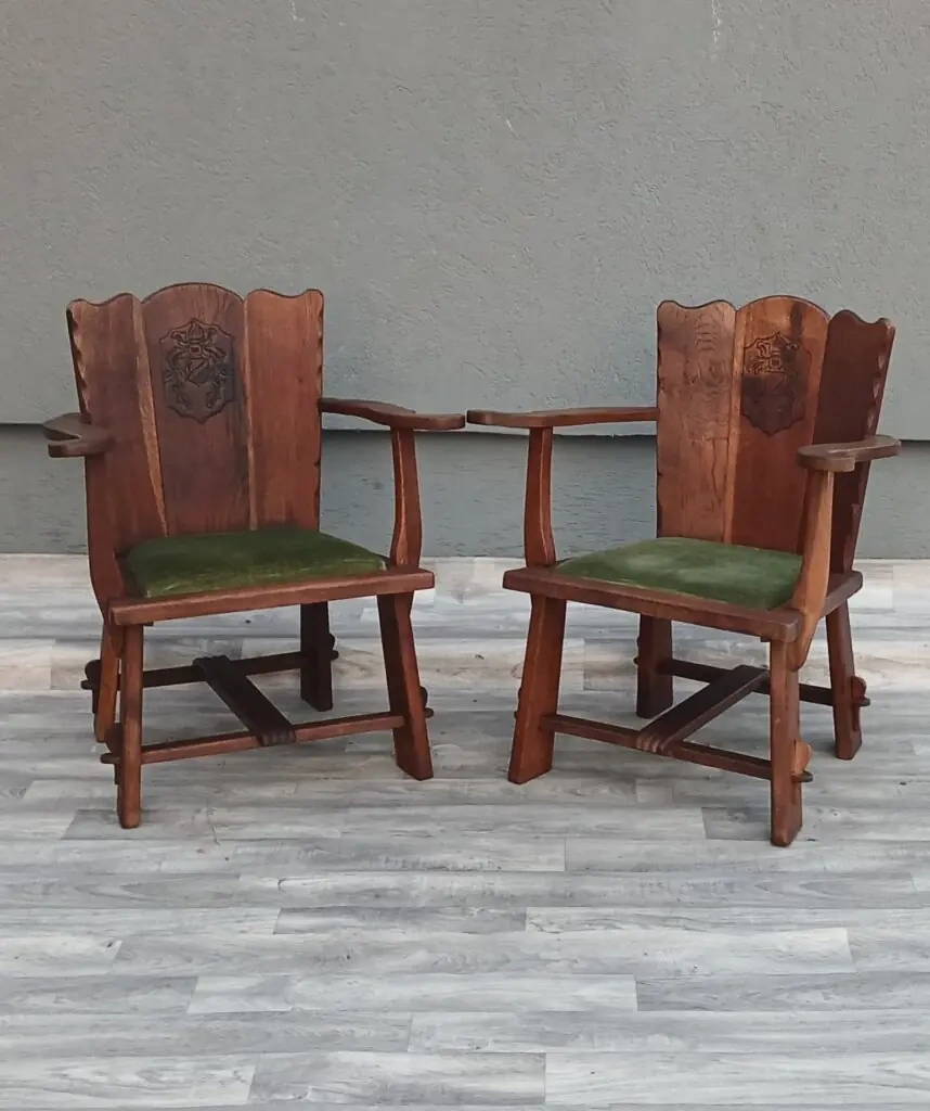 Set hradných kresiel. - 2