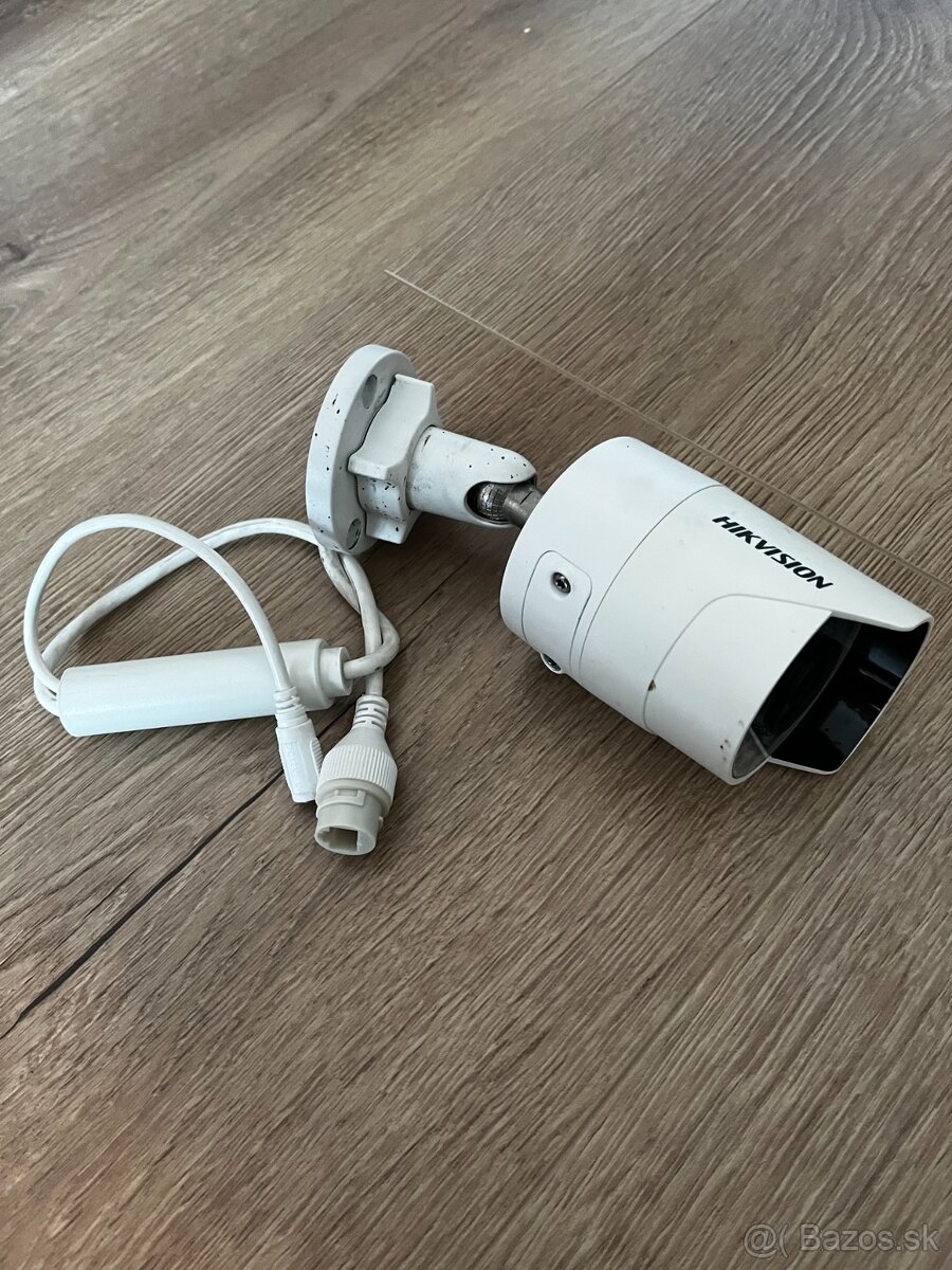 Hikvision DS-2CD2012F-I - 2