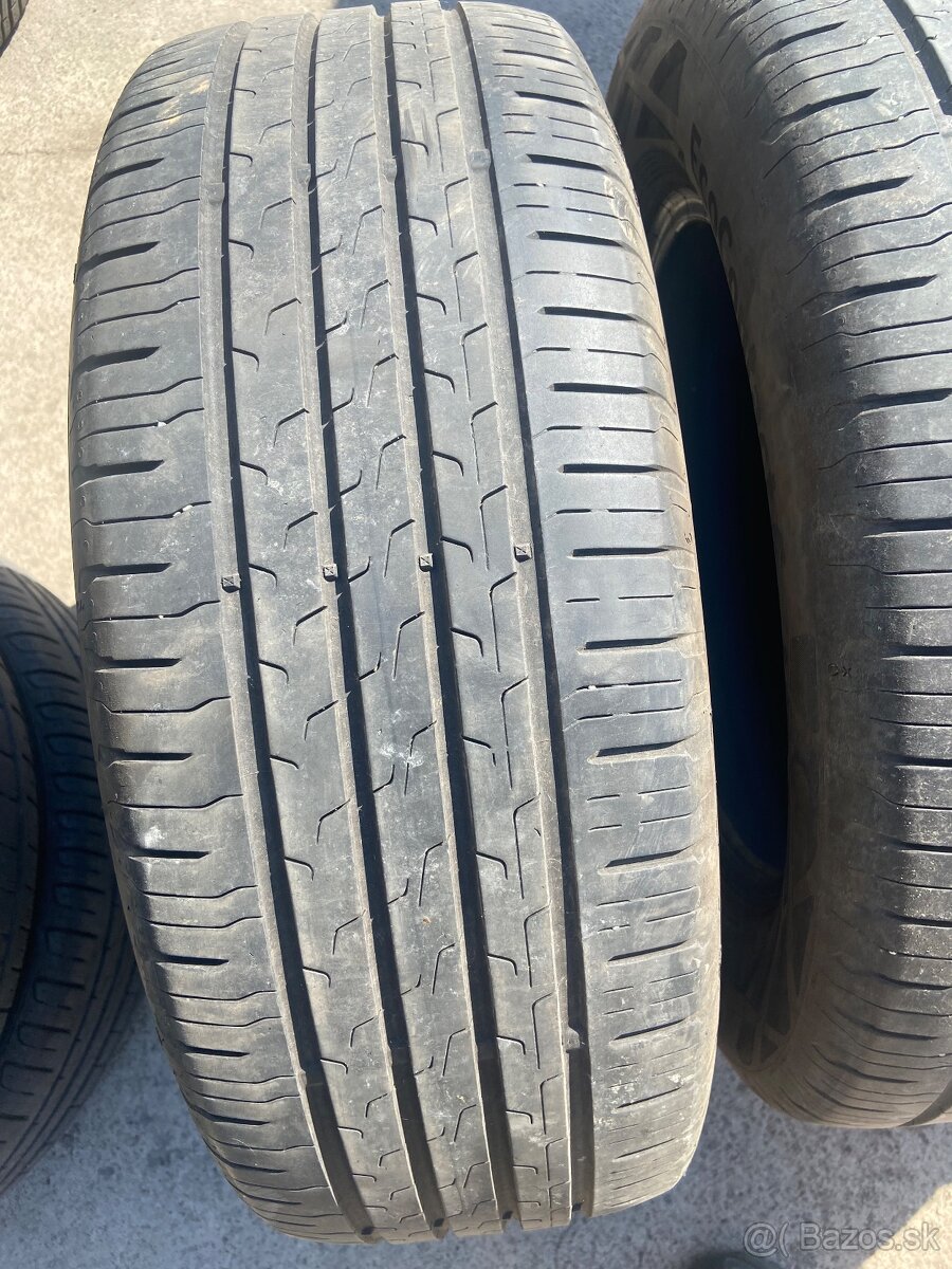 Predám pneu 215/60 - 2
