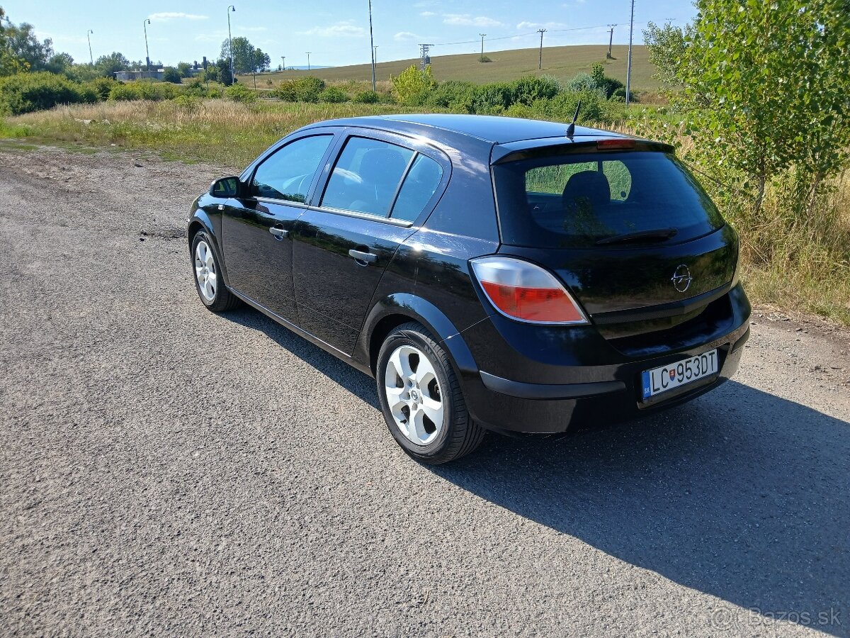 Predám Opel Astra H - 2