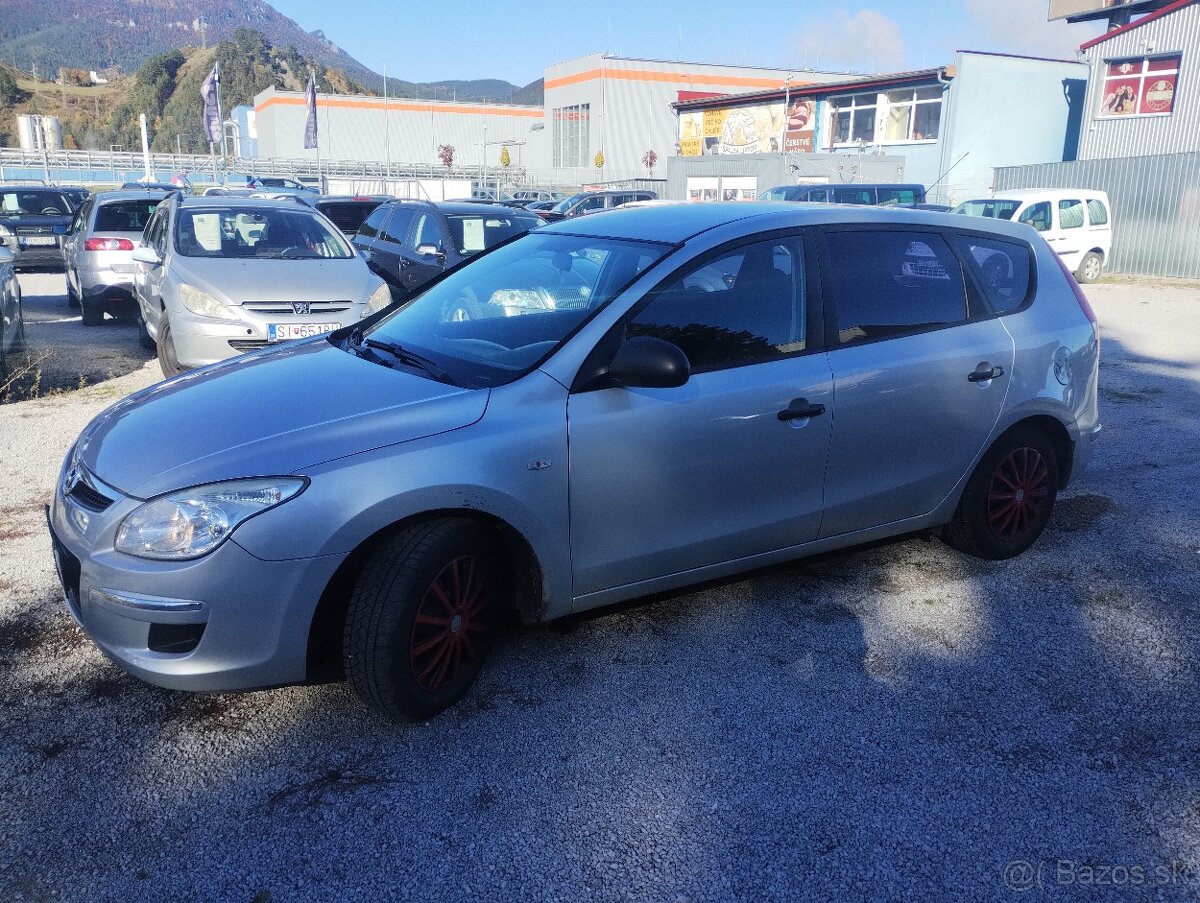 Hyundai i30 1.6i CVVT Style - 2
