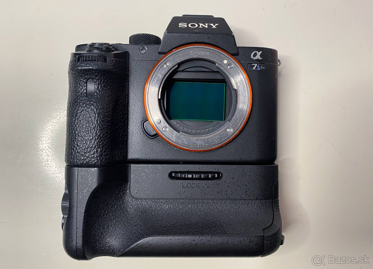 SONY A7S II + Booster + 2 Baterie - 2