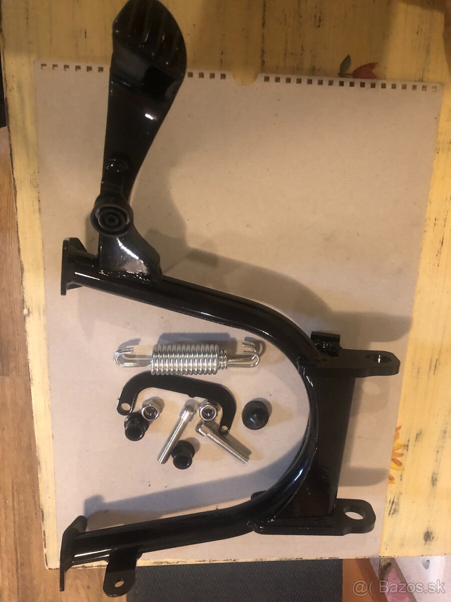 Predám stredový stojan na Triumph Bonneville T100 - 2