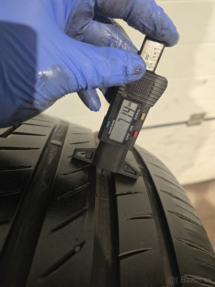 Zánovné Letné Pneu Continental 255/45 R20 - 2