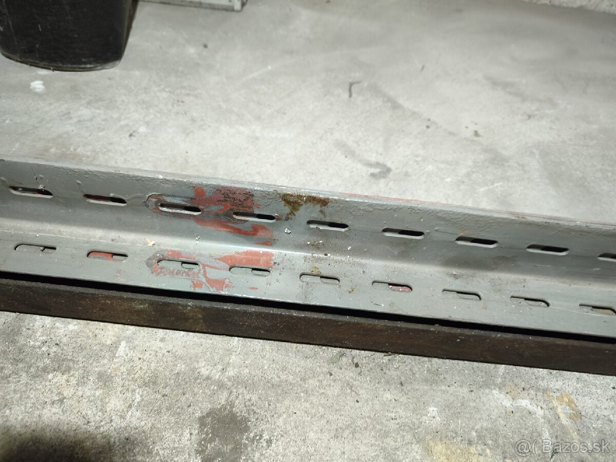 Železný regal regalovina - 2