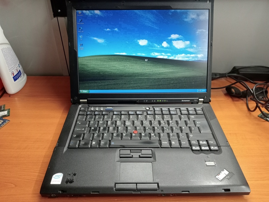 predám na diely notebooky IBM LENOVO.. - 2