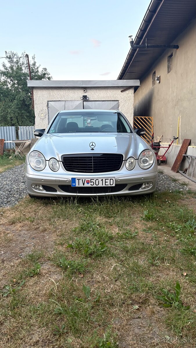 Mercedes Benz W211 E200 - 2