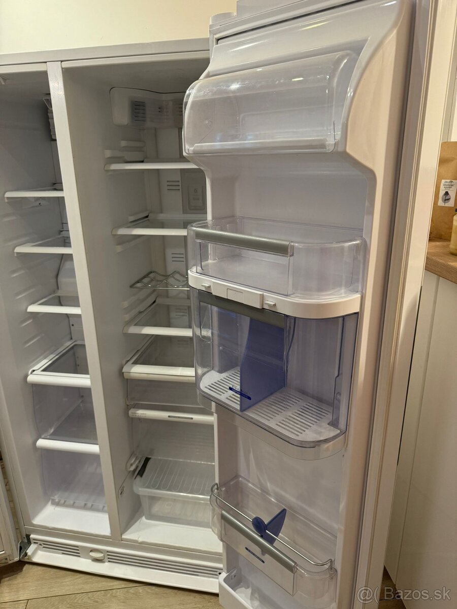 Americká chladnička s mrazničkou Whirlpool - 2