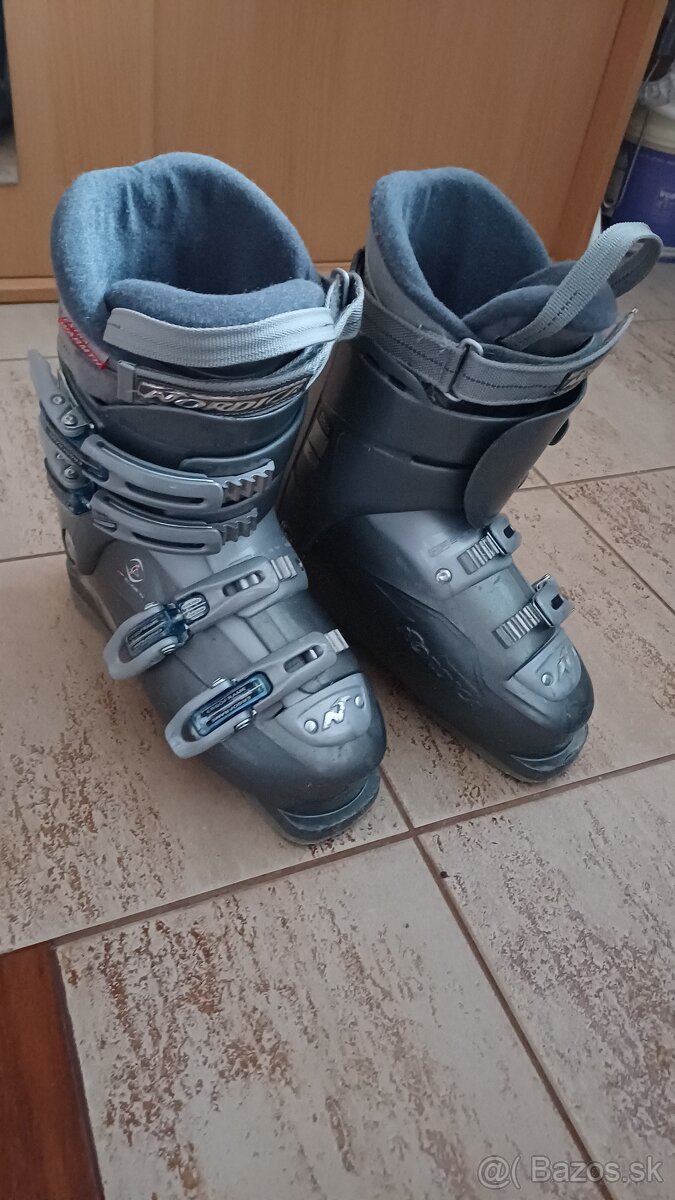 Lyže Salomon a lyžiarky Nordica - 2