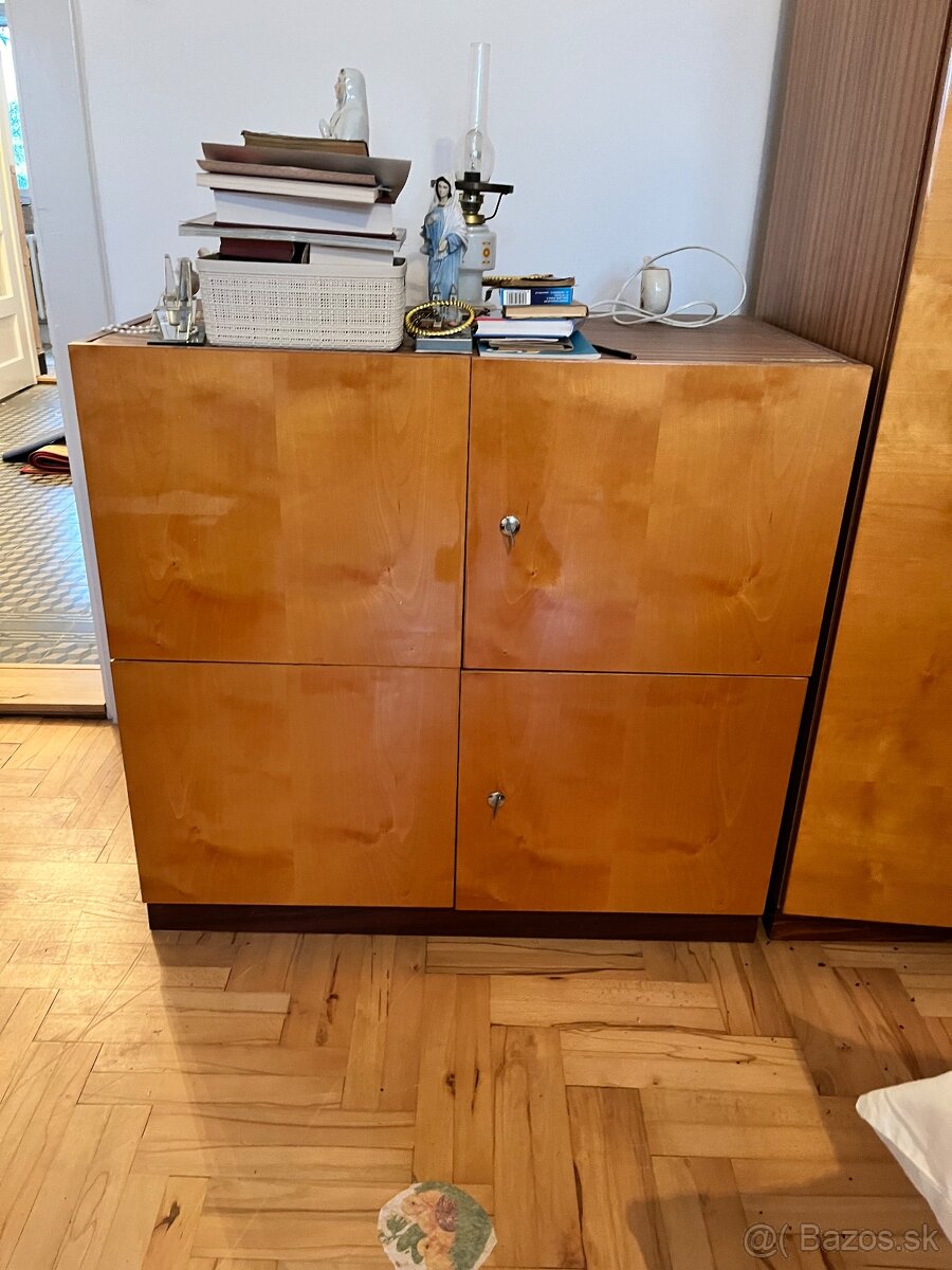 Komplet spálňa posteľ, skriňa, stolíky, - 2