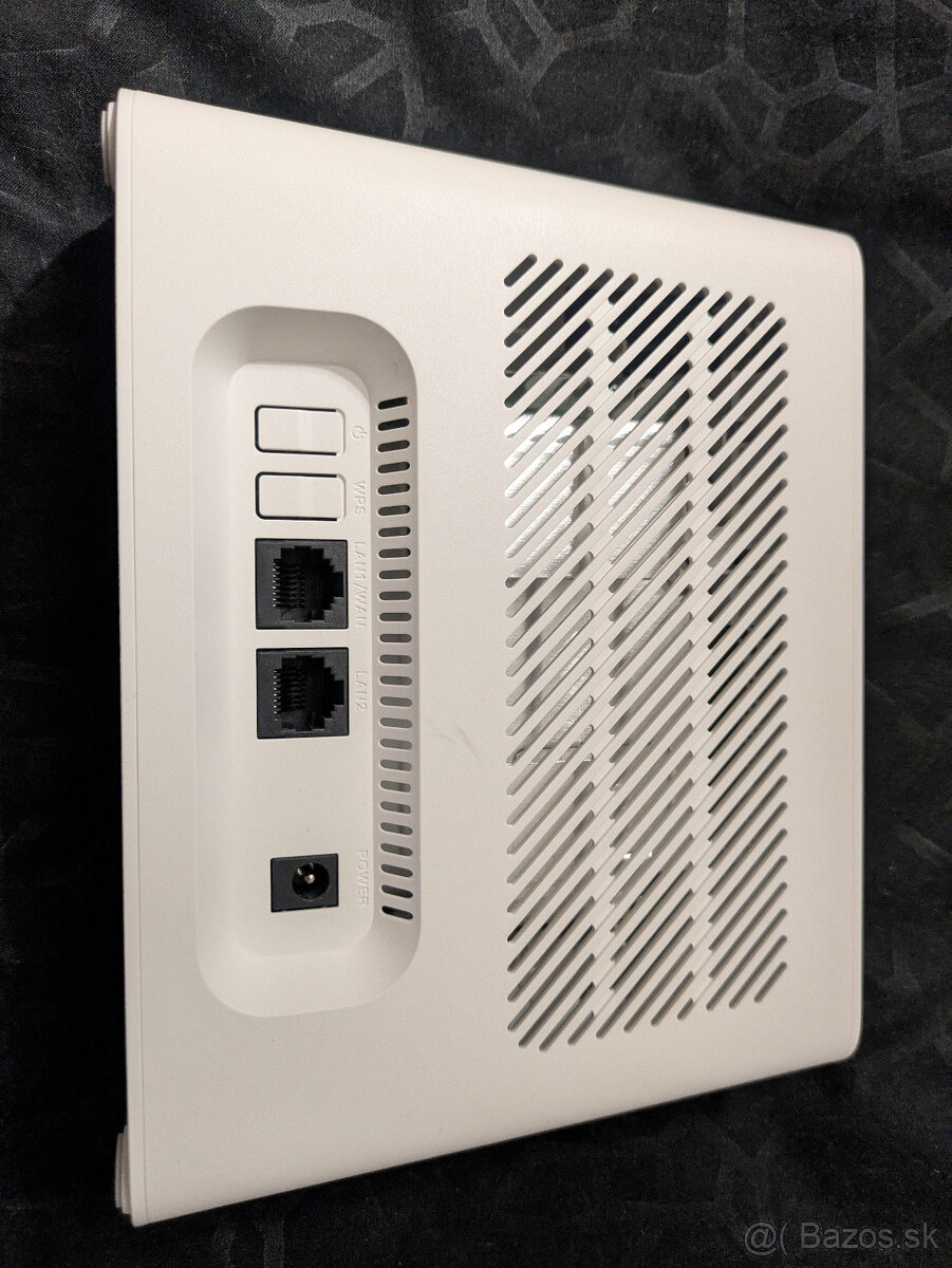 TCL LINKHUB 5G HH515L router - 2