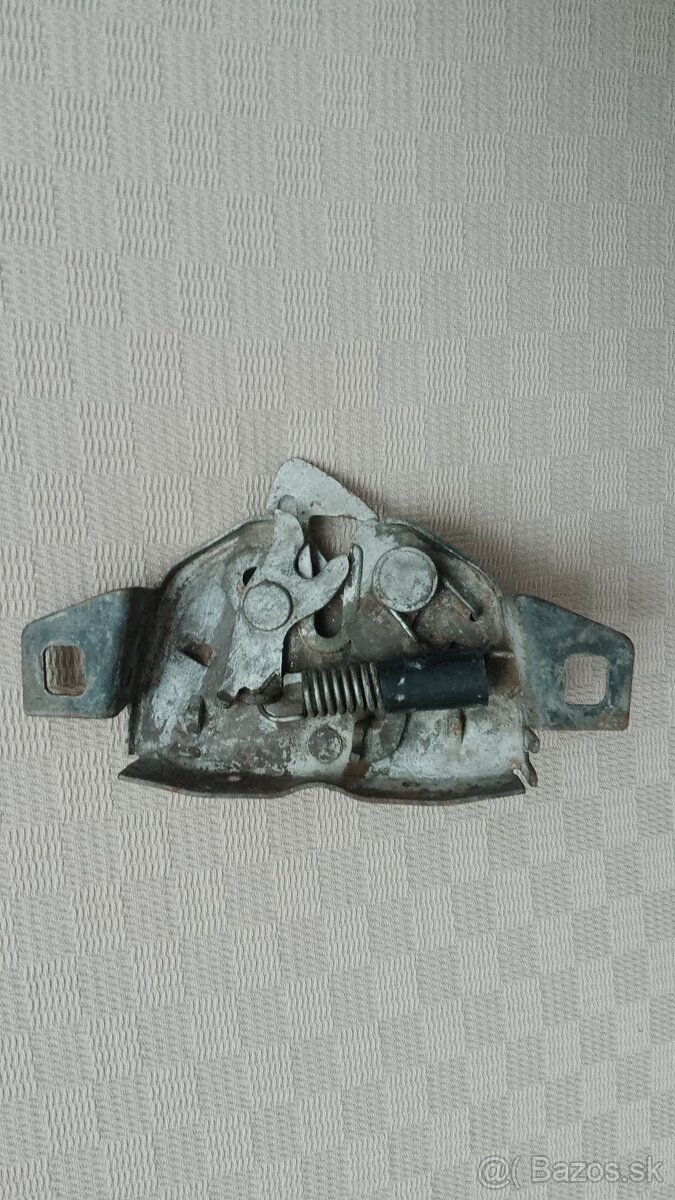 Zámok prednej kapoty Fiat - 2