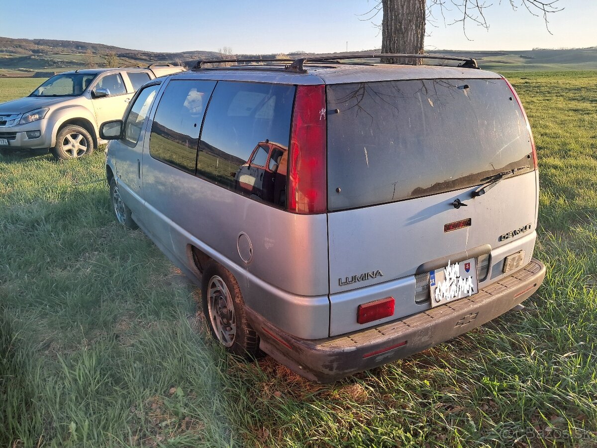 Lumina APV - 2