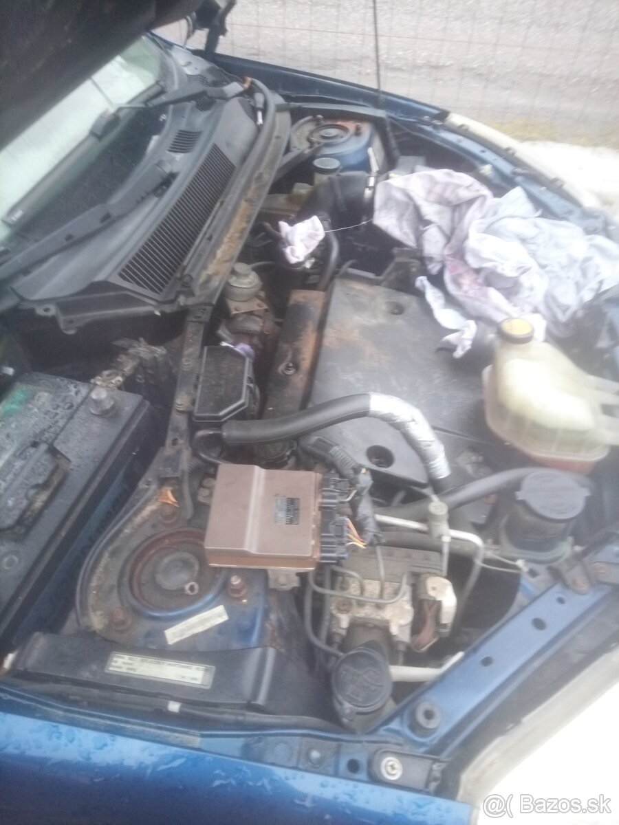 Rozpredám toyotu rav4 - 2