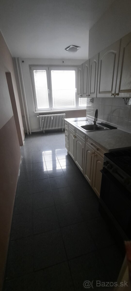 Dlhodobý prenájom 3izbového 85m2 z balkónom na ul. L.Svobodu - 2