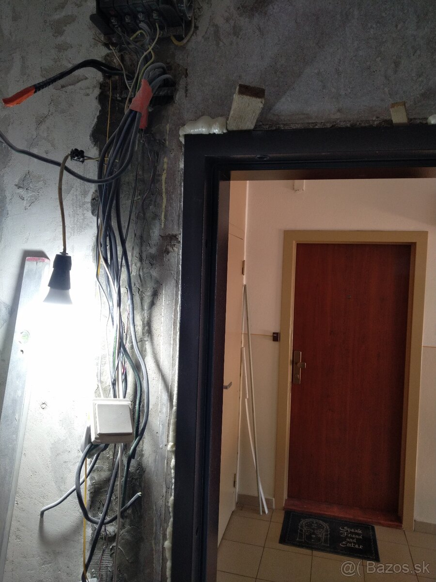 Rekonštrukcia domu - bytu atď - 2