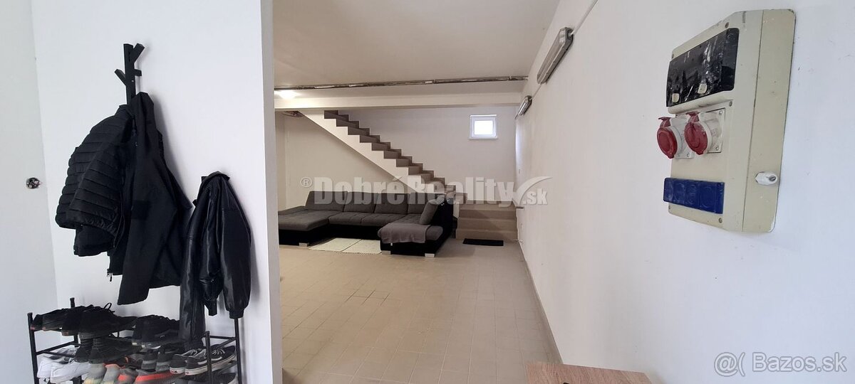 REZERVOVANÉ-objekt na bývanie aj podnikanie v centre obce Te - 2