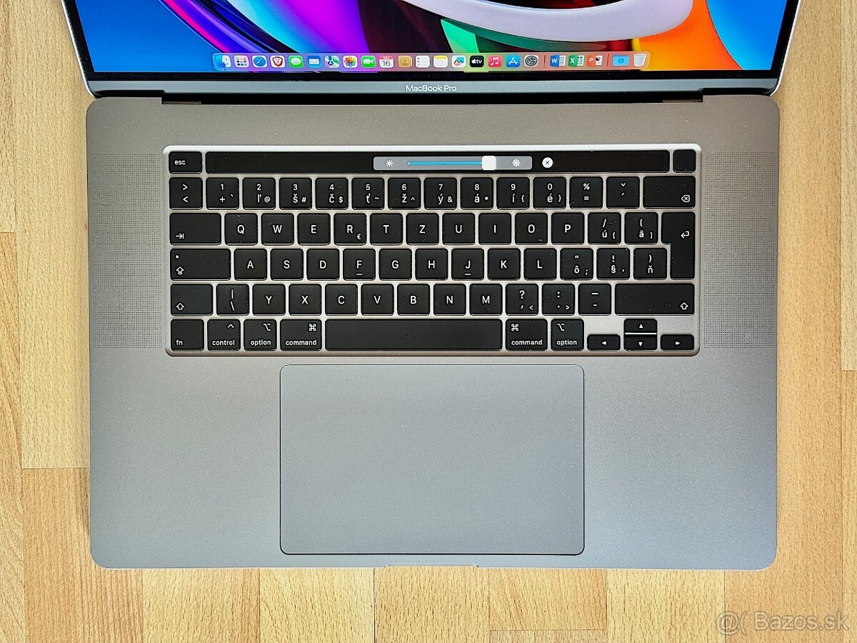 MacBook Pro 16" i7-2.6GHz/16GB/512GB, NOVÁ BATERKA,TOP STAV - 2