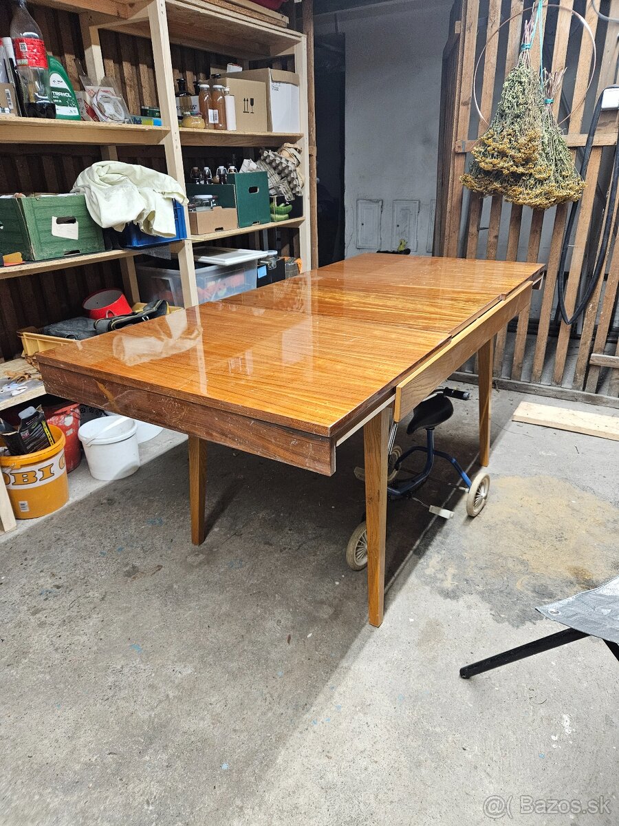Jitona jedálny stôl - 2