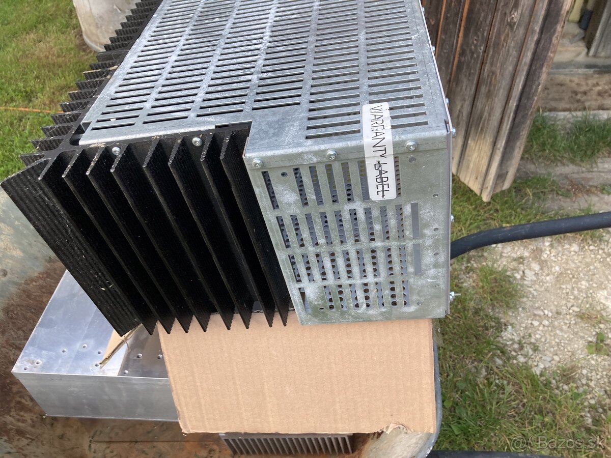 Skrinka na zosilnovač - 2