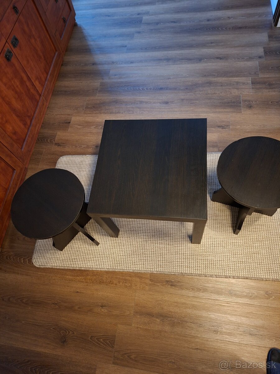 Konferenčný stolík a taburetky - 2