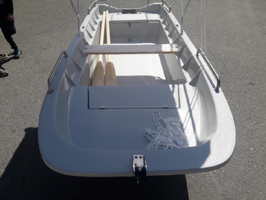 Rybársky čln, pramica, loď Ka 330 - 2