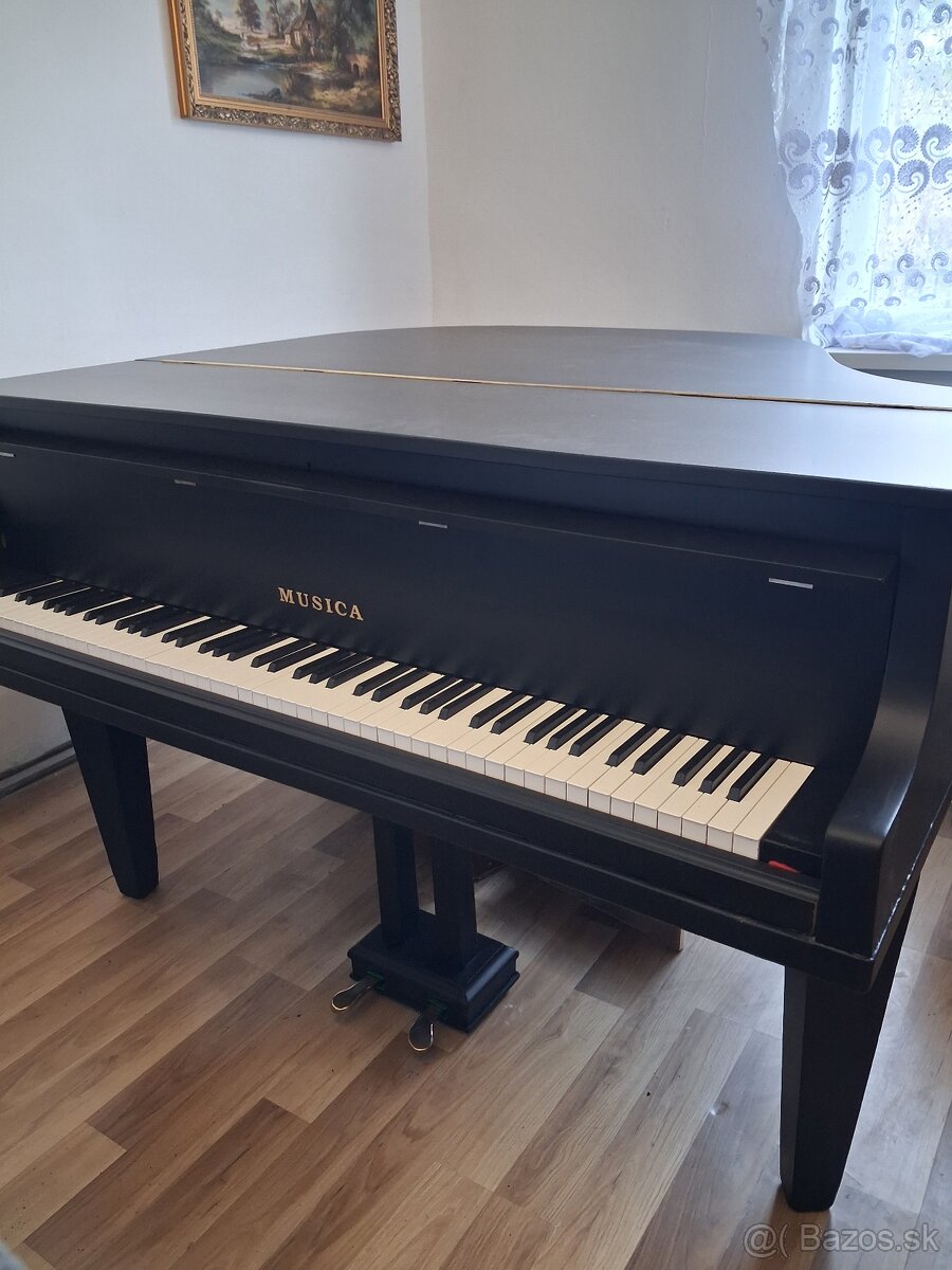 Predám koncertné krídlo Musica - 2