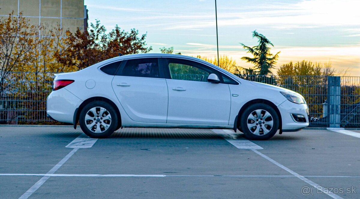 Opel Astra Sedan 1.6 CDTI 100 kw - 2