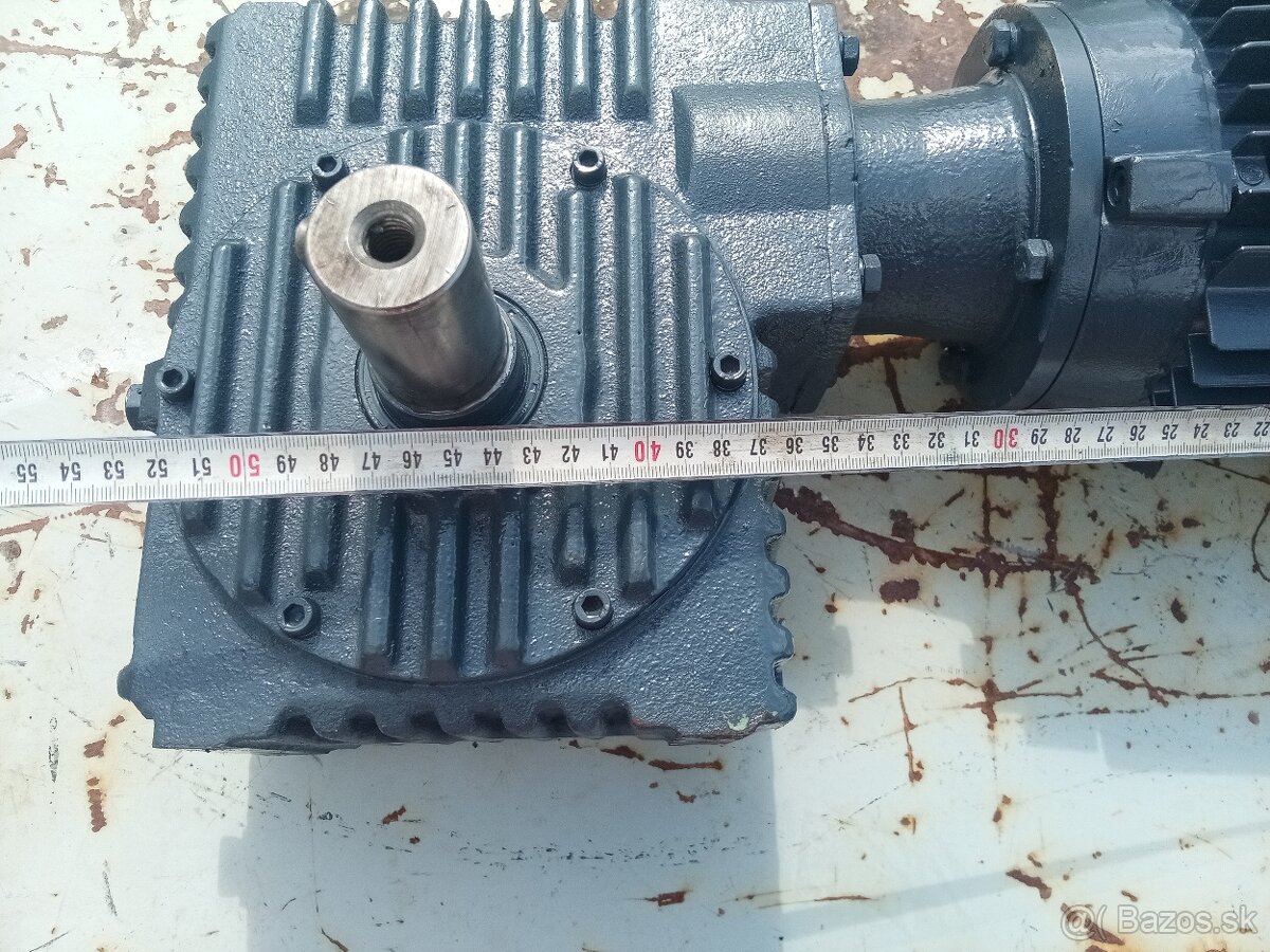Snekova prevodovka s elektromotorom 1,1kW - 2