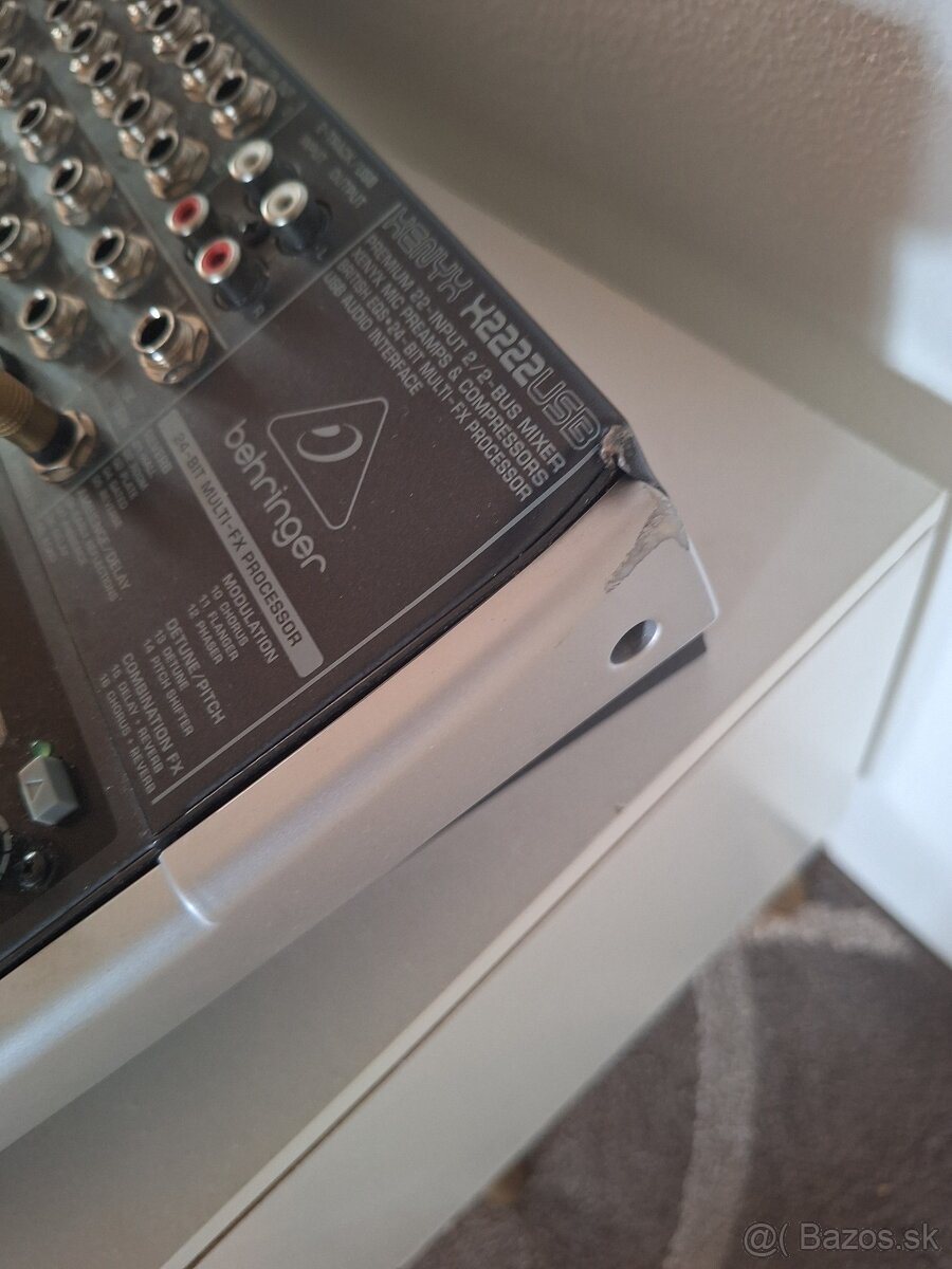 Behringer XENYH X2222USB - 2