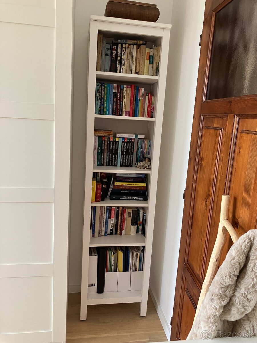 Knihovníčka hemnes - 2