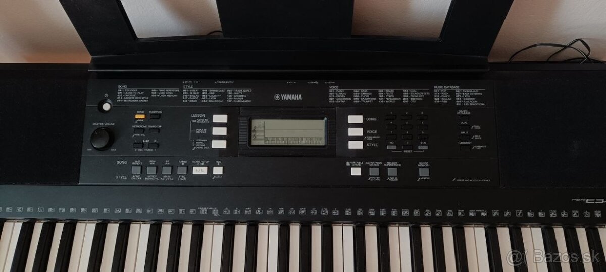 Yamaha psrE343 - 2