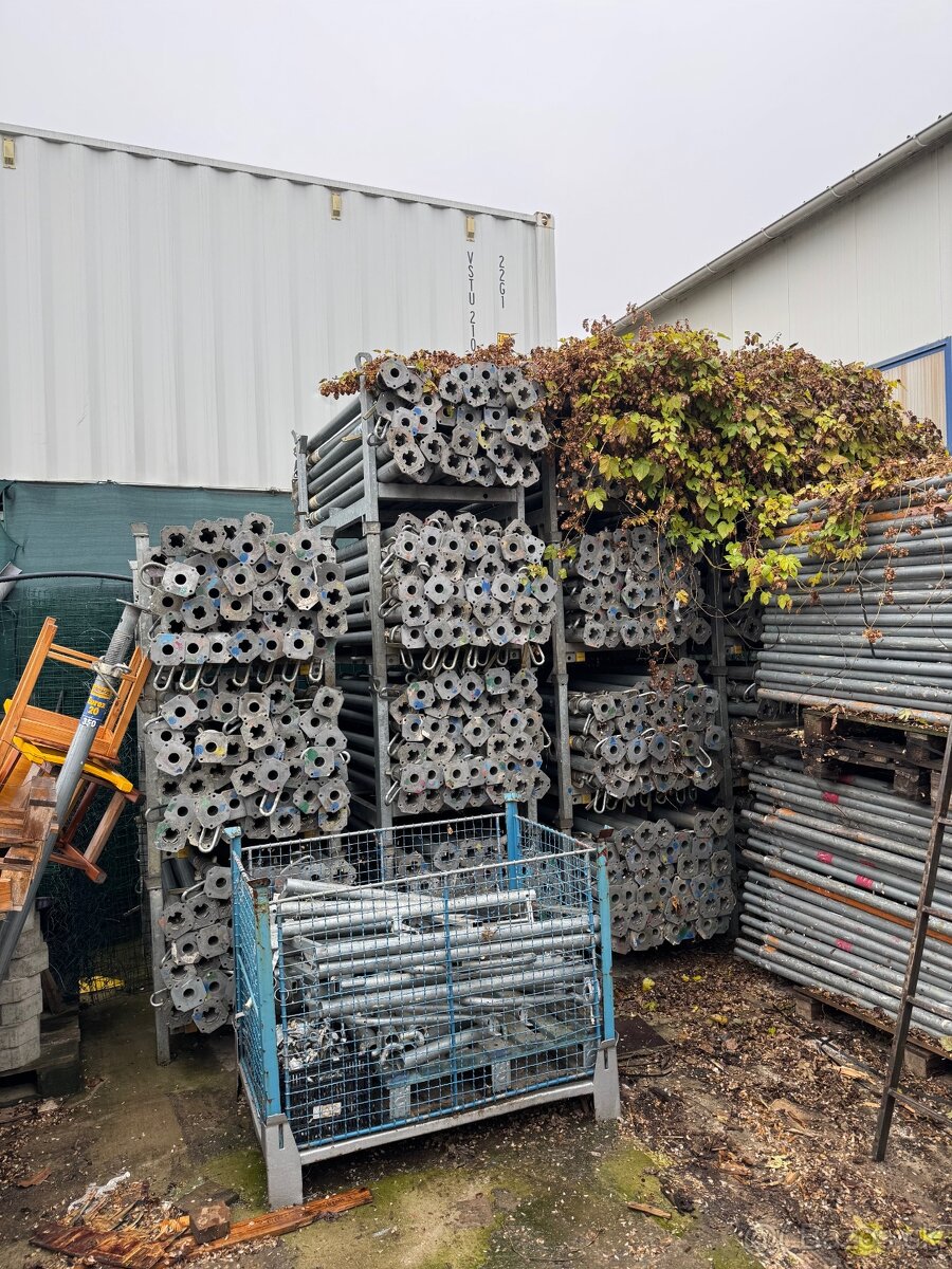 Stojky DOKA Eurex 20 350 – 600 ks podpier + 15 ks košov - 2