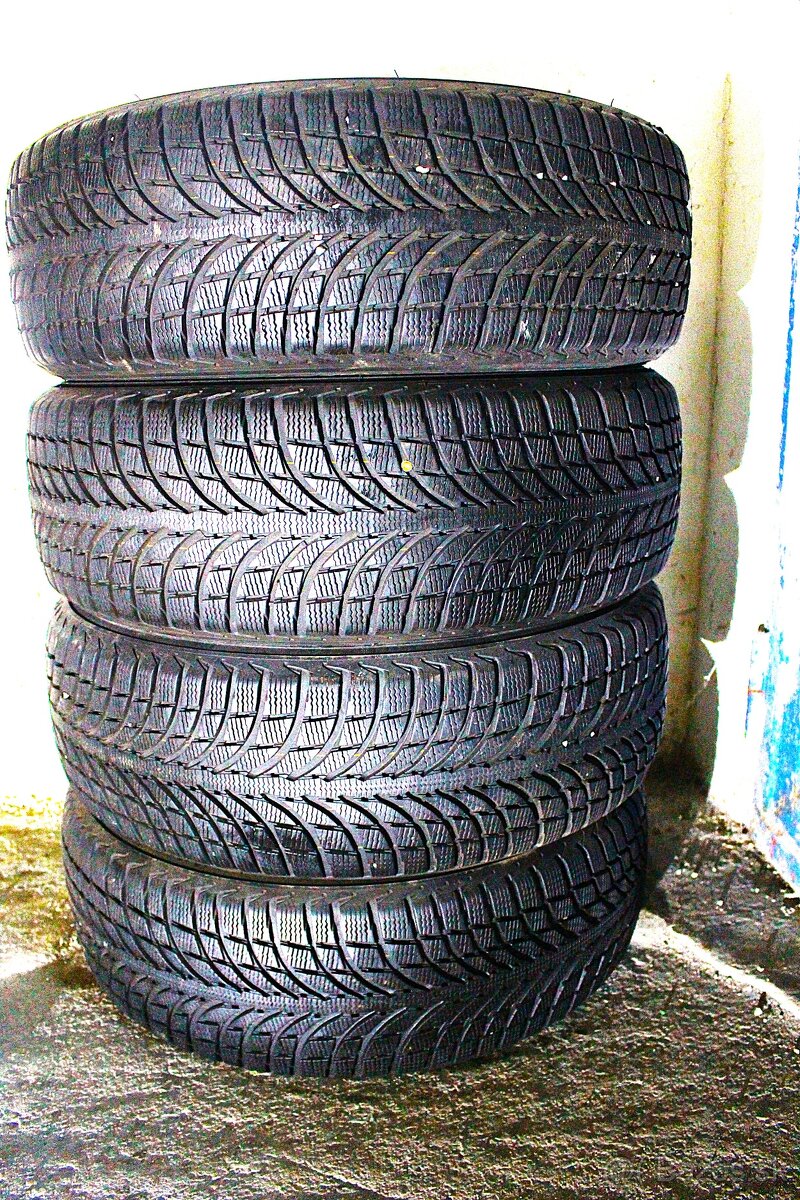 MICHELIN...SUV....ZIMNA....SADA....225/60 r18...7mm - 2