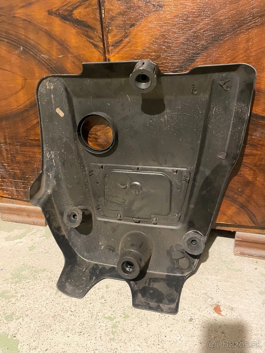 Golf 4 vrchný kryt motora - 2