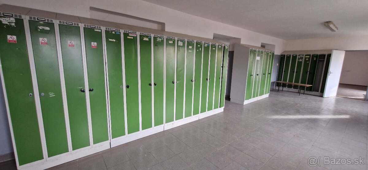 Kovové 4 dverové skrine - 2